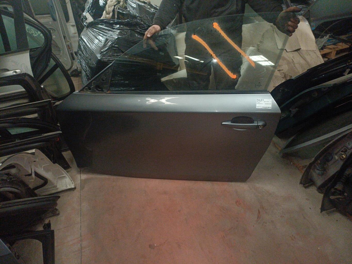 Porte avant gauche