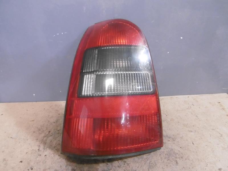 Fanale posteriore principale sinistro (luci)