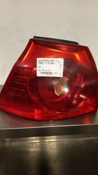 Fanale posteriore principale sinistro (luci)