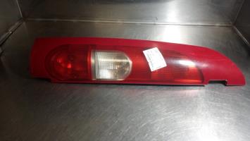 Fanale posteriore principale sinistro (luci)