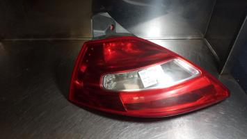 Fanale posteriore principale sinistro (luci)
