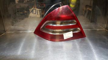 Fanale posteriore principale sinistro (luci)