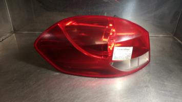 Fanale posteriore principale sinistro (luci)