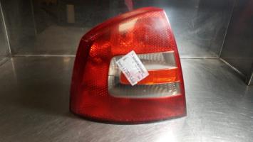 Fanale posteriore principale sinistro (luci)