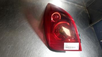 Fanale posteriore principale sinistro (luci)