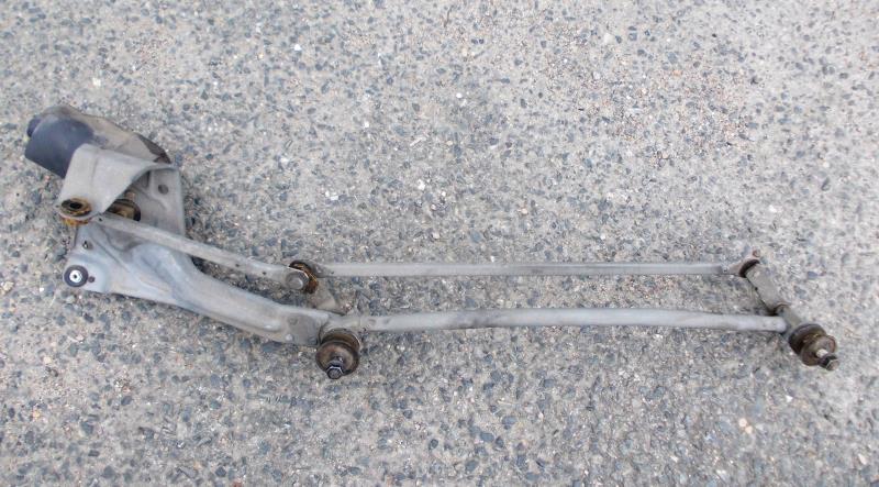Moteur essuie glace avant