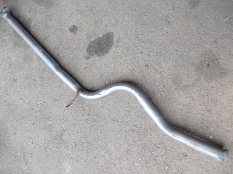 Tube intermediaire (echappement)
