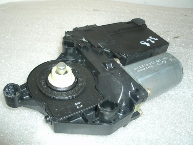 Moteur leve vitre avant droit