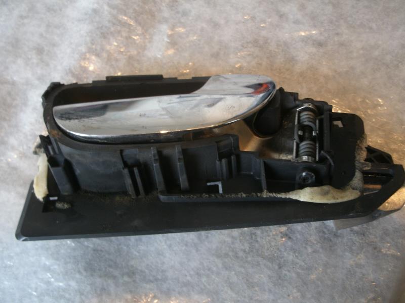 Poignee interieur avant droit