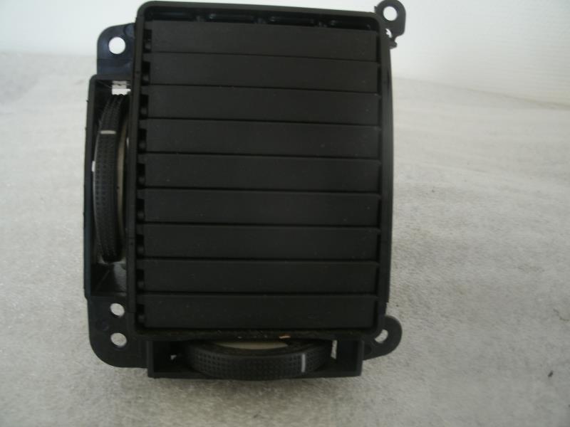 Aerateur tableau de bord avant gauche