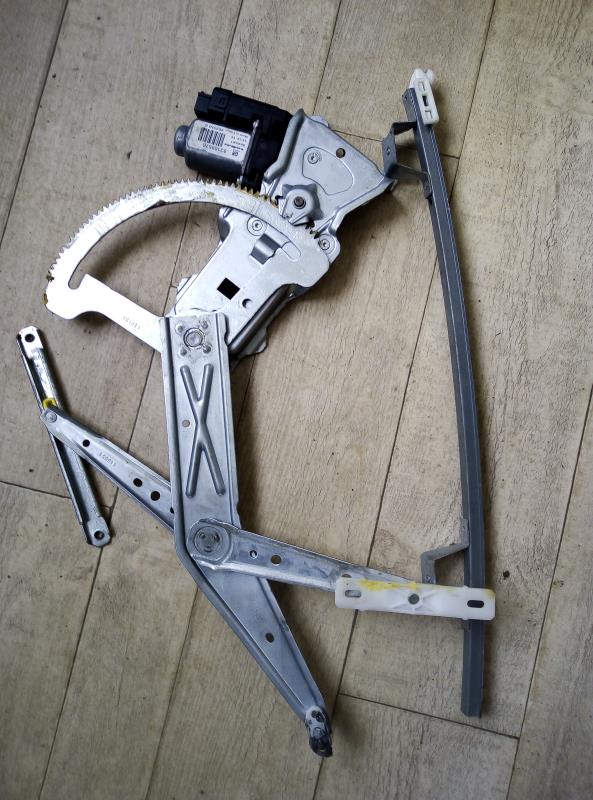 Mecanisme de leve vitre electrique avant gauche