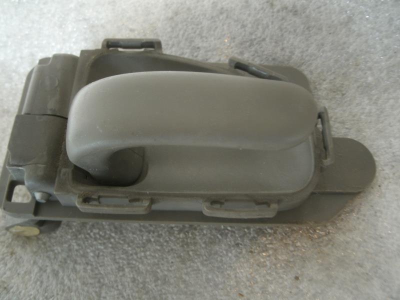 Poignee interieur avant gauche