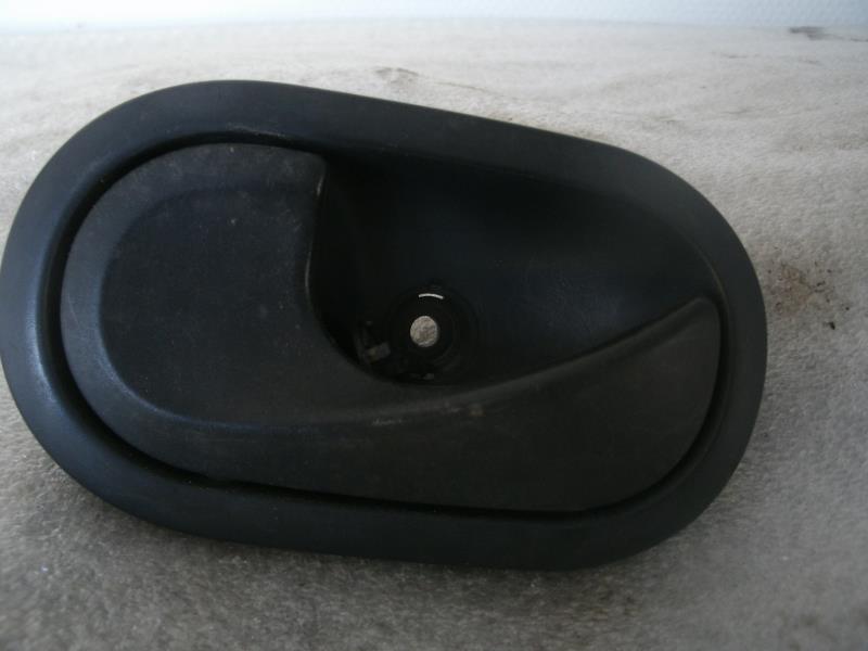 Poignee interieur avant gauche