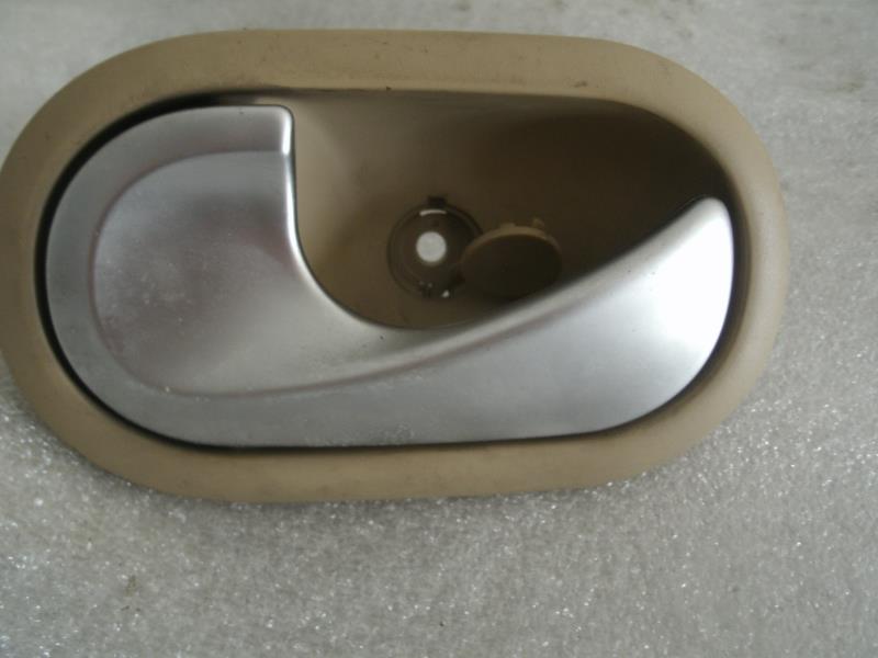 Poignee interieur avant gauche