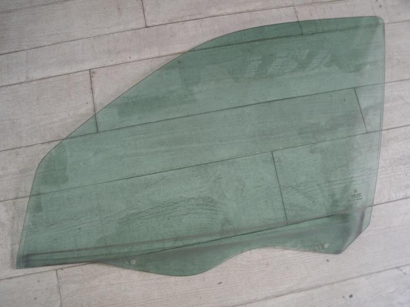 Vitre avant gauche