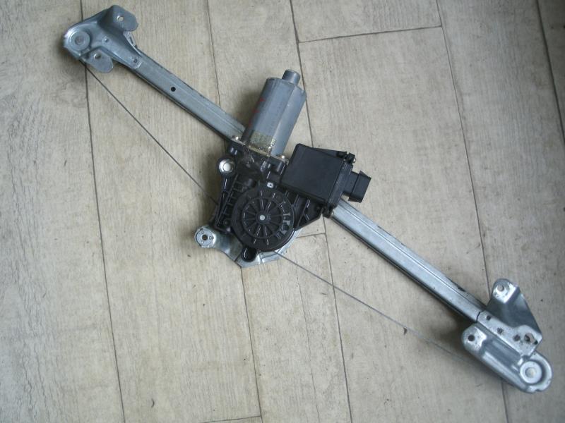 Mecanisme de leve vitre electrique avant gauche