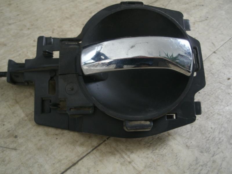 Poignee interieur arriere gauche