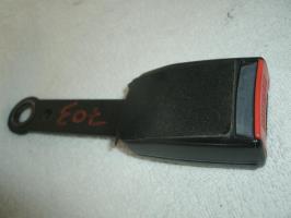 Attache ceinture avant gauche