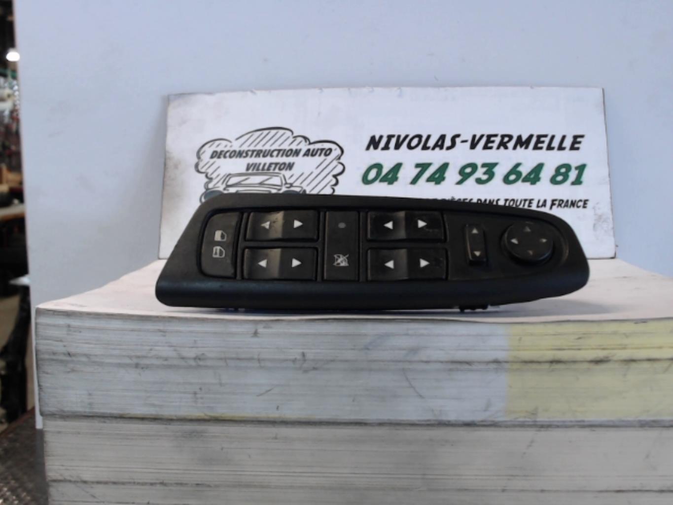 Interruttore lavacristalli anteriore sinistro