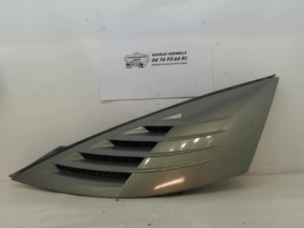 Grille de calandre gauche