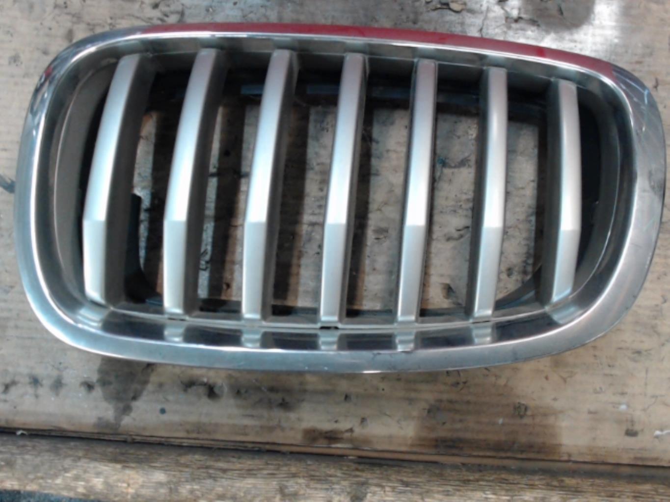 Calandre gauche BMW X5 E70  - 1