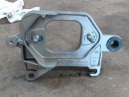 Support moteur gauche