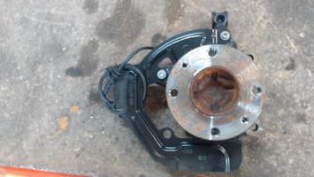 Fusee avant gauche