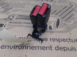 Attache ceinture arriere gauche