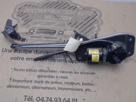 Motore tergicristallo anteriore
