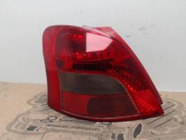 Fanale posteriore principale sinistro (luci)