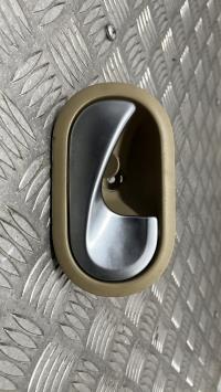 Poignee interieur avant droit