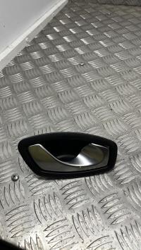 Poignee interieur avant droit