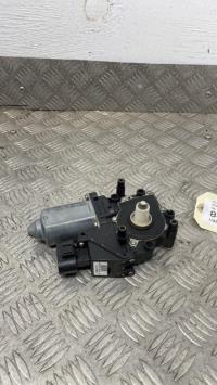 Moteur leve vitre avant droit