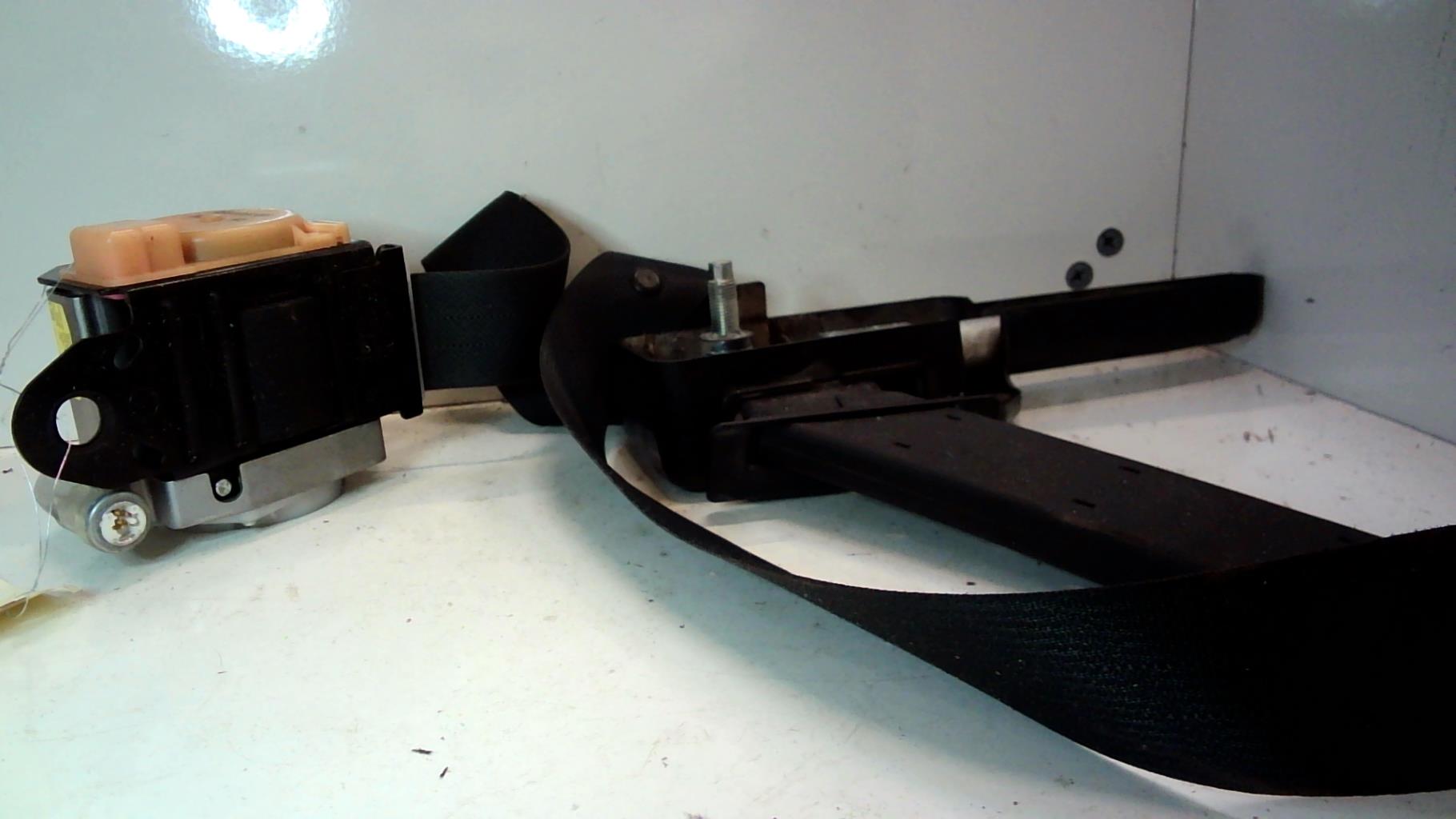 Ceinture avant gauche