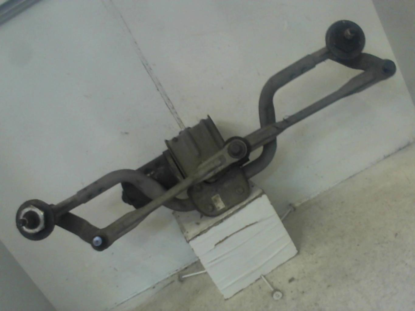 Moteur essuie glace avant