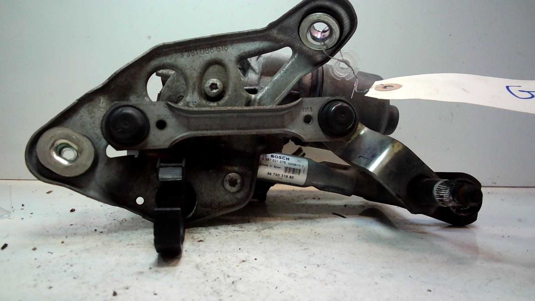 Moteur essuie glace avant gauche