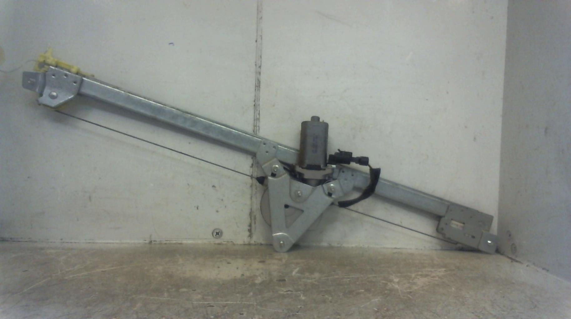 Leve vitre electrique avant droit