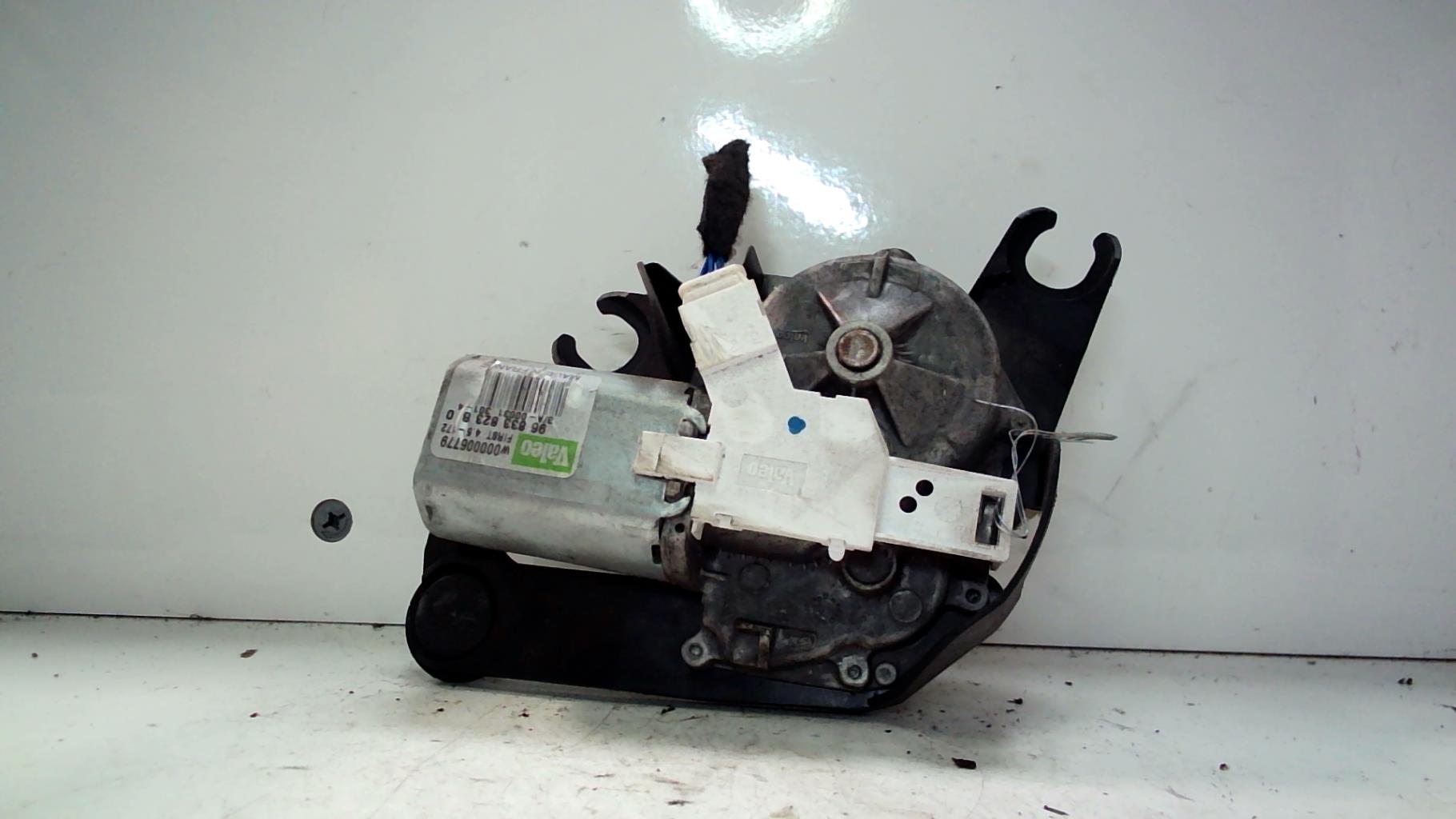 Moteur essuie glace arriere