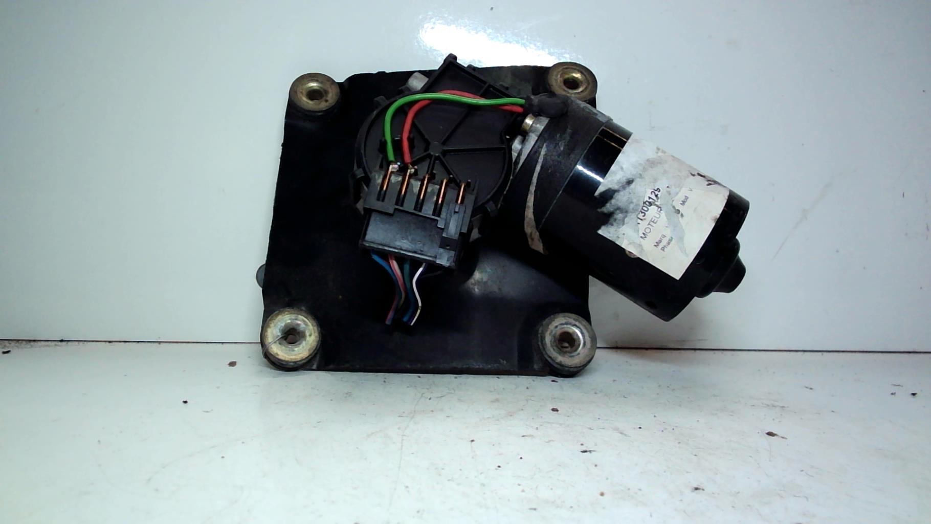 Moteur essuie glace avant