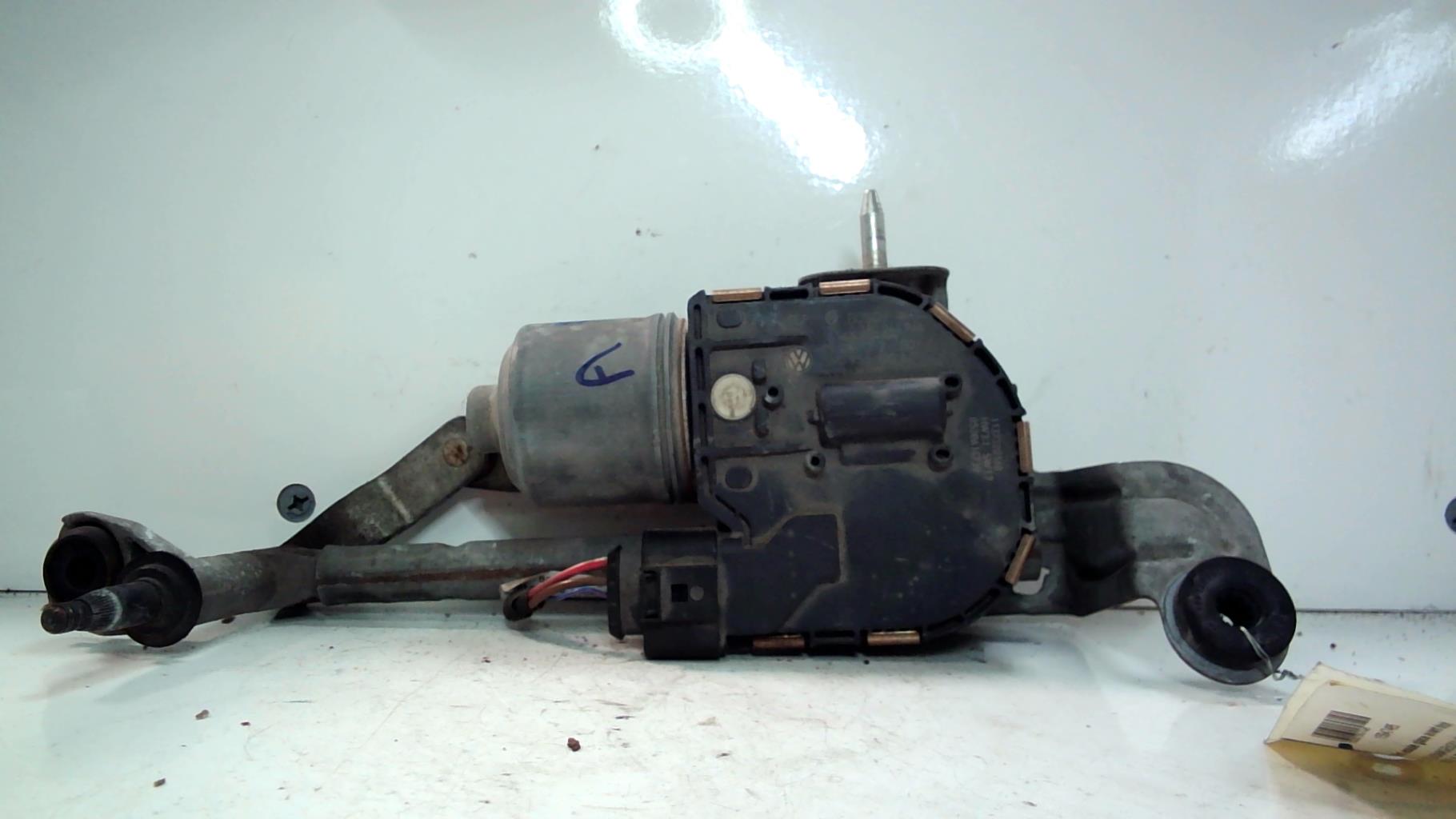 Moteur essuie glace avant droit