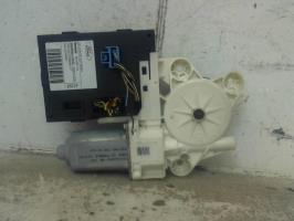 Moteur leve vitre avant droit