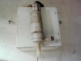 Pompe lave phares