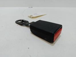 Attache ceinture avant droit
