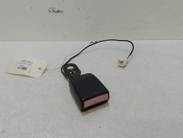 Attache ceinture avant droit