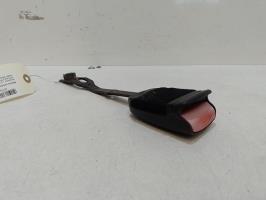 Attache ceinture avant droit