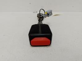 Attache ceinture avant droit