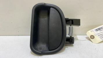 Poignee interieur porte laterale droite