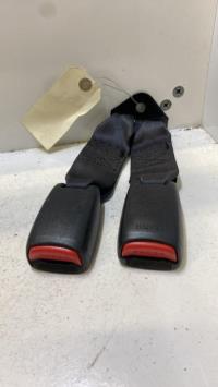 Attache ceinture arriere centrale