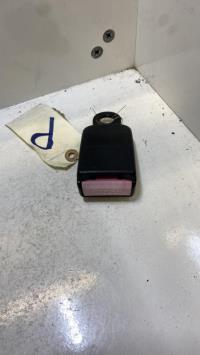 Attache ceinture arriere centrale