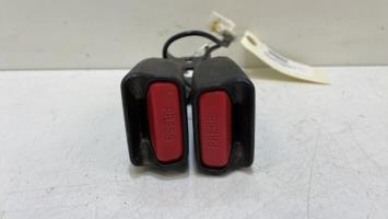 Attache ceinture arriere droit